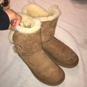 tan uggs with buttons